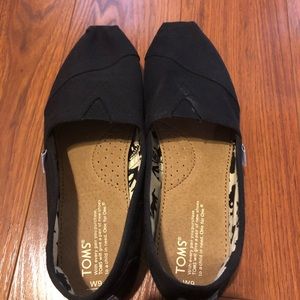 TOMS Classic Canvas Slip-Ons